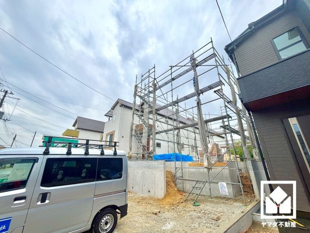 西宮市五月ケ丘　2期　3号棟の外観|玄関扉には防犯性の高いディンプルキーを採用しています。セキュリティにも配慮された住宅です。