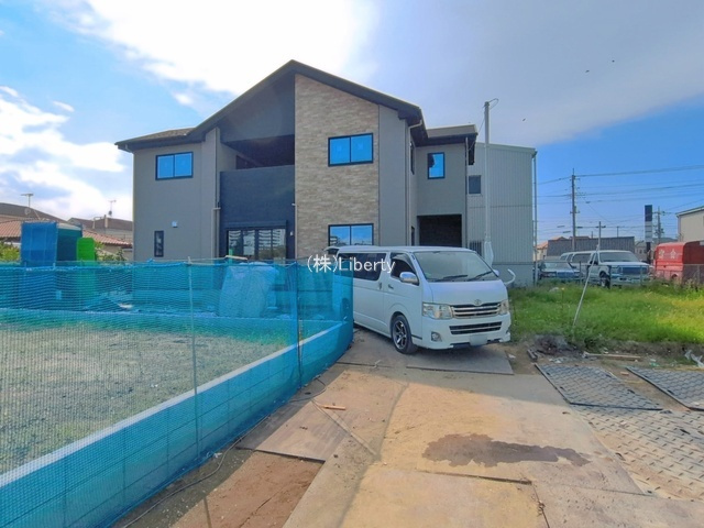 取手市宮和田15期　新築戸建　1号棟の前面道路含む現地写真
