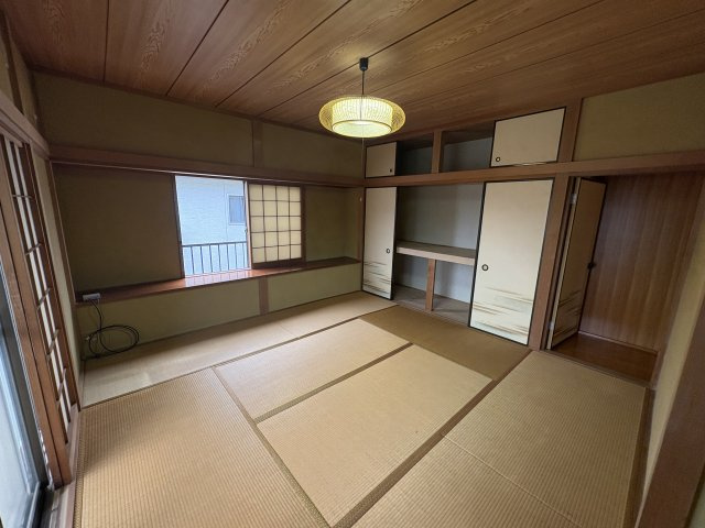 東松山市大字松山中古戸建の和室|２階