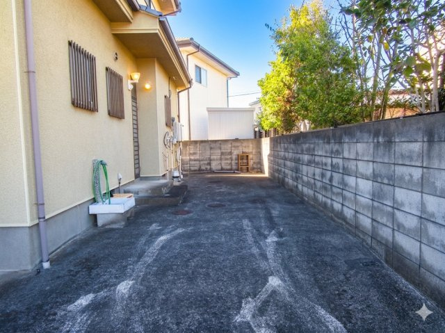 東松山市大字松山中古戸建の駐車場