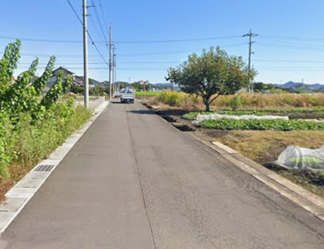 各務原市鵜沼羽場町７丁目の前面道路含む現地写真