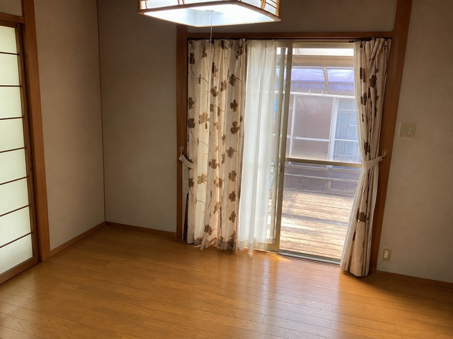 【居間・リビング】 | 各務原市鵜沼羽場町７丁目 | AIにより物を消した写真
