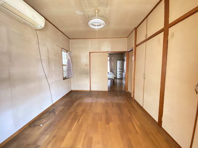 高浜市八幡町 中古住宅｜押入 クロゼット 前道6m以上 玄関ホール