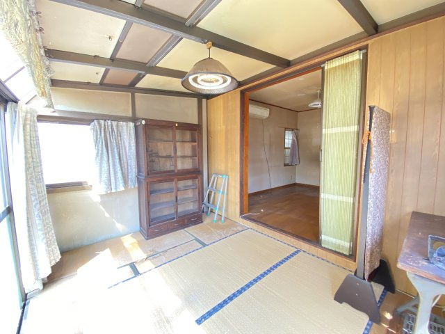 高浜市八幡町 中古住宅｜押入 クロゼット 前道6m以上 玄関ホール