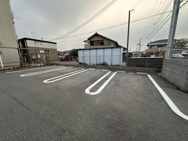 J・アメニティ北今宿の駐車場