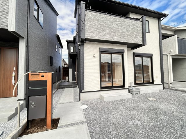 【ブルーミングガーデン】　宇都宮市江曽島町　全6邸のエントランス|〇2号棟　エントランス〇
※2026年9月撮影
