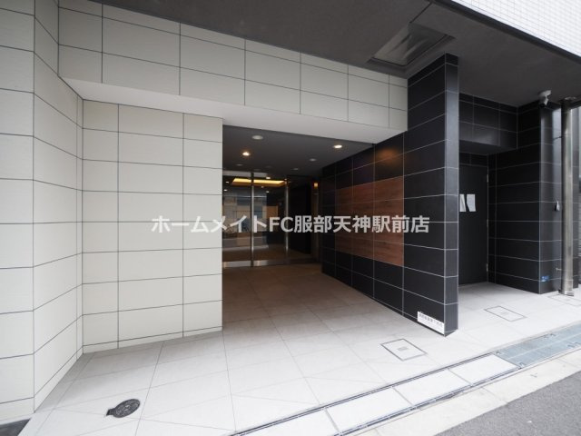ラシーヌ瓦屋町のエントランス