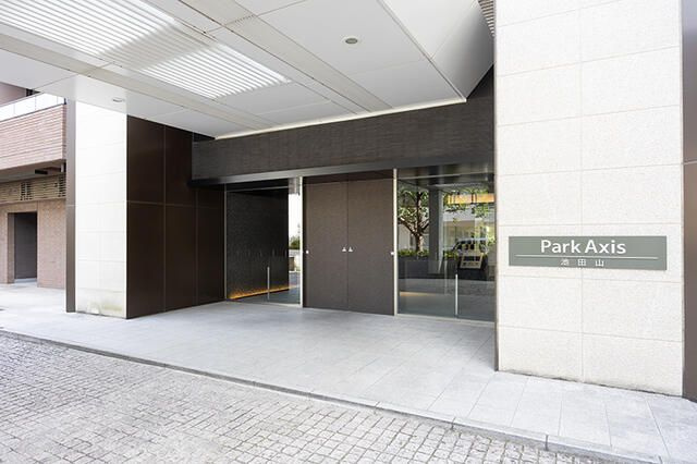 パークアクシス池田山のエントランス