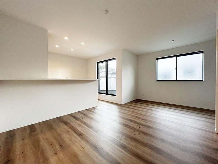 豊中市稲津町3丁目　新築戸建の居間・リビング|リビングです
