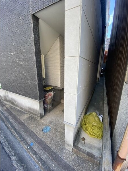 HUMMING LIFE 中村区役所のエントランス