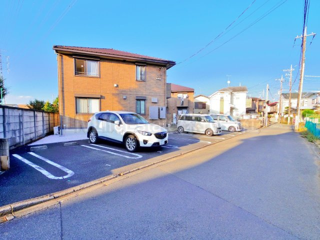 ルーチェ星ヶ丘　Ａ棟の駐車場