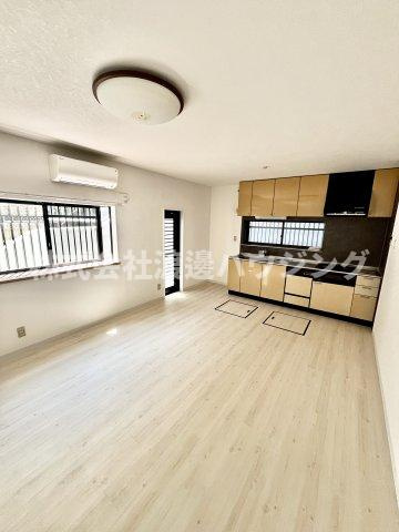 菅相塚町一戸建の内装
