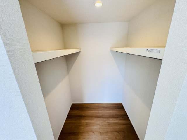 柏市逆井藤ノ台新築戸建【藤心小学校：7分】の収納|7.25帖寝室・ウォークインクローゼット