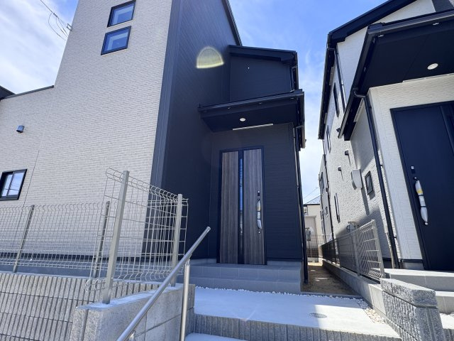 柏市逆井藤ノ台新築戸建【藤心小学校：7分】のエントランス|エントランス・玄関ポーチ