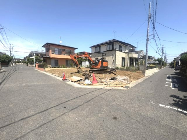 越谷市大泊　土地の前面道路含む現地写真|南角地40坪超