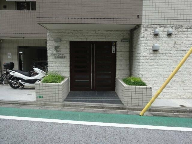スカイコート練馬壱番館のエントランス