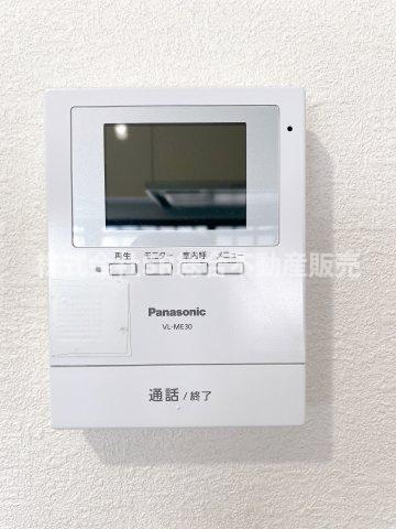 下六万寺町3丁目中古テラスハウスの防犯設備|モニター付きインターホンがあり女性やお子様にも安心です！
