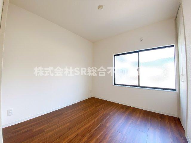下六万寺町3丁目中古テラスハウスの寝室|落ち着いて過ごせるお部屋なので、寝室にいかがでしょうか