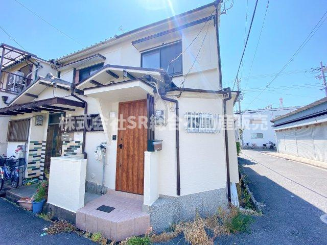 下六万寺町3丁目中古テラスハウスの外観|北東角地で陽当たり・通風良好♪住環境が充実しています！