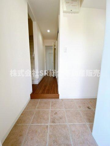 下六万寺町3丁目中古テラスハウスの玄関|玄関広めです！