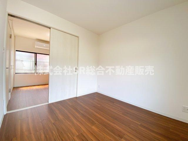 下六万寺町3丁目中古テラスハウスの寝室|使い勝手のいい寝室です
