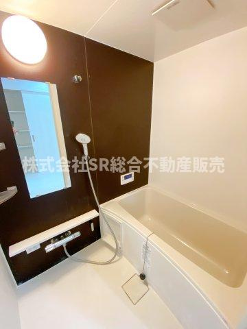 下六万寺町3丁目中古テラスハウスの浴室|お風呂で日々の疲れを落としましょう