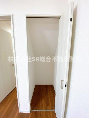 下六万寺町3丁目中古テラスハウスの収納|全居室収納有です！