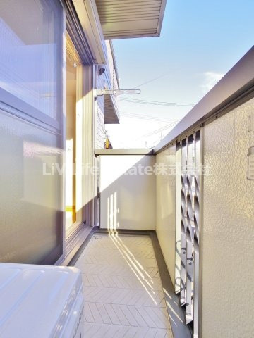 東大和市高木１丁目のアパートのバルコニー