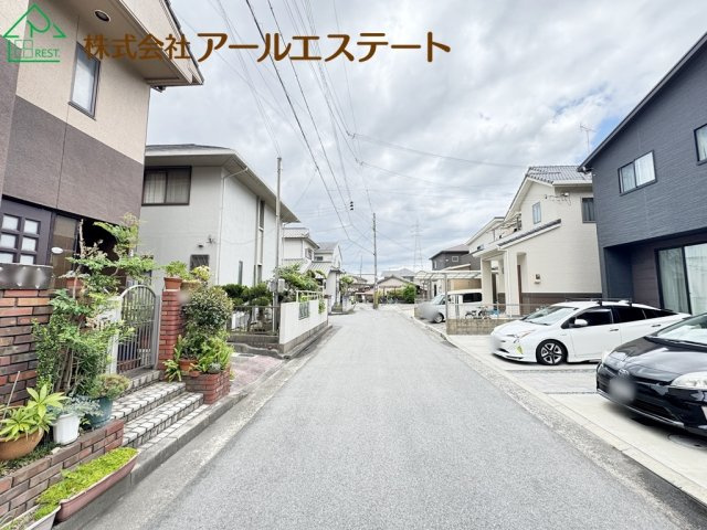 高砂市伊保崎4丁目　　山陽電鉄「伊保駅」徒歩10分の前面道路含む現地写真