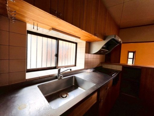 日の出町平井　中古戸建のキッチン|使い勝手と心地よさを兼ね備えた、こだわりのキッチン空間です◎