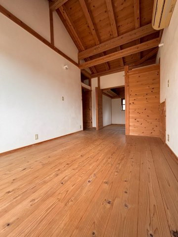 日の出町平井　中古戸建の洋室|落ち着いたプライベート空間として、心地よくお過ごしいただけます◎