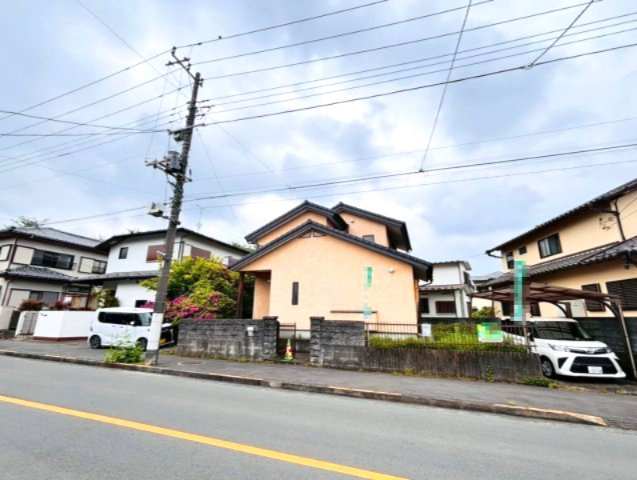 日の出町平井　中古戸建の前面道路含む現地写真