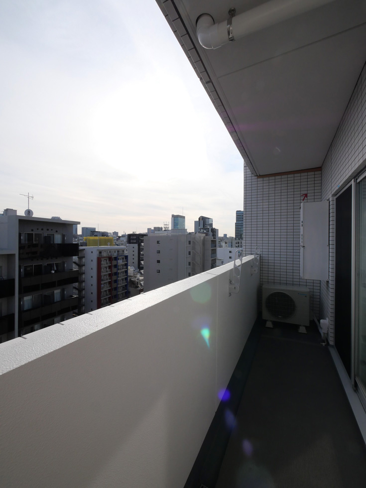 PREMIUM CUBE 上野 のバルコニー