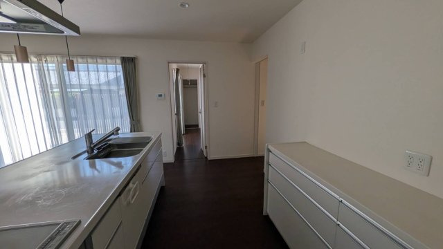 岡山市南区あけぼの町　中古戸建のキッチン