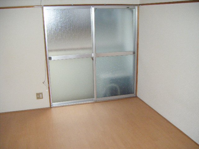 第１ローズハイツの居間・リビング|フローリング使用です。
