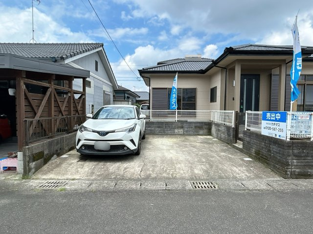 北諸県郡三股町大字宮村の中古一戸建の駐車場