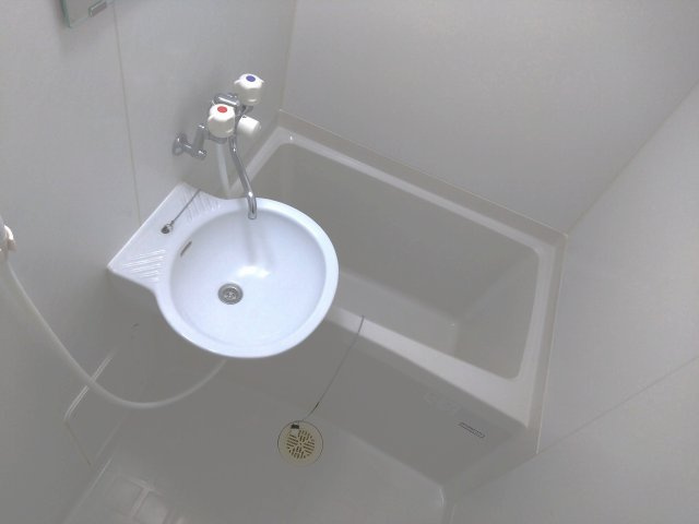 レオパレス田原町Ⅲの浴室|風呂・トイレ別