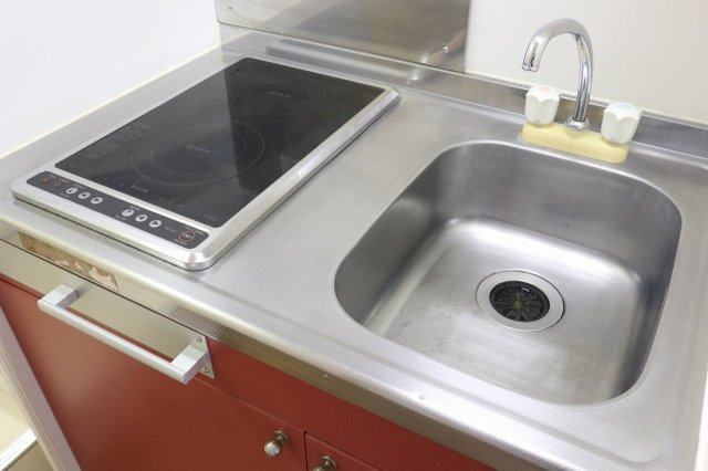 レオパレスヴァンテアンのキッチン|安心安全の電気コンロ　2口