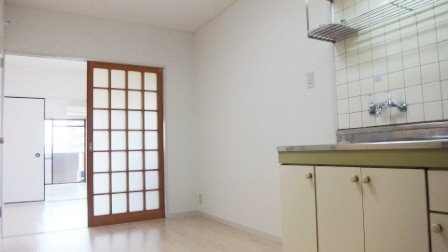 アロー二俣の居間・リビング|広々としているリビングです