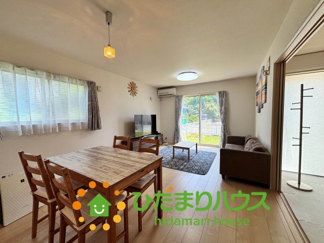 加須市多門寺　中古一戸建ての居間・リビング