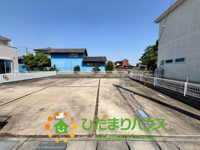 加須市多門寺　中古一戸建ての駐車場