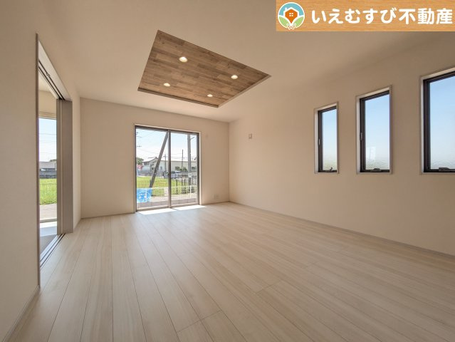 Livele Garden.S　吉見町東野第2の居間・リビング|ご家族みんながゆったりくつろげるリビング
ゆとりの空間でくつろいだり遊んだり、家族の時間が楽しみですね♪
