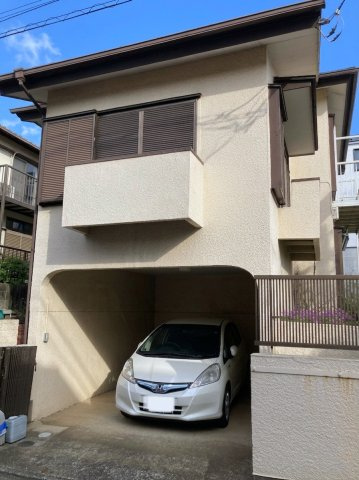 千葉県船橋市金杉７丁目　～２駅利用可。落ち着いた住宅街～の駐車場|大切な愛車を雨風から守る、建物一体型のビルトインガレージ。