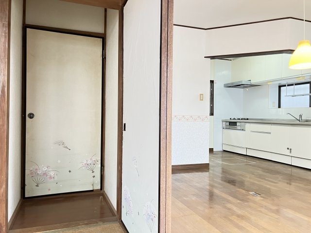 千葉県船橋市金杉７丁目　～２駅利用可。落ち着いた住宅街～の内装|和室とリビングへ繋がる、生活しやすい間取りです。
