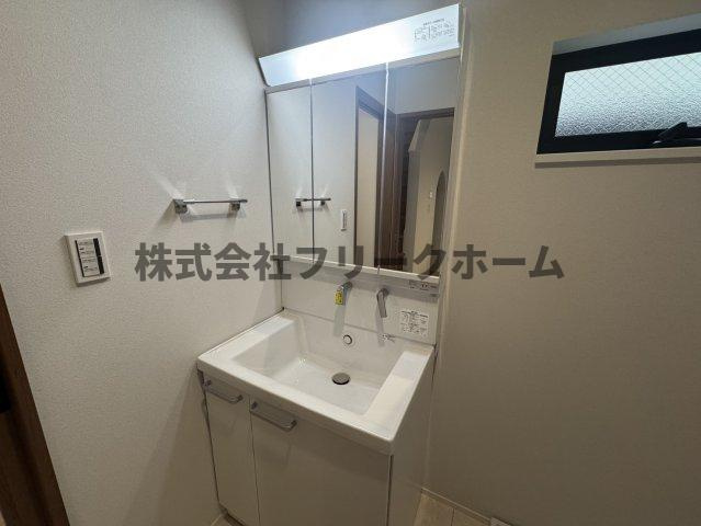 小金井市本町１丁目のテラスの洗面所