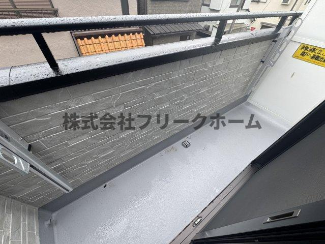 小金井市本町１丁目のテラスのバルコニー