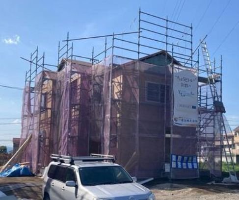 リーブルガーデンS第12富士見町時沢　１号棟の前面道路含む現地写真|現在建築中です。７月に完成予定です。同仕様物件はいつでもご見学できますのでお気軽にお問い合わせください。