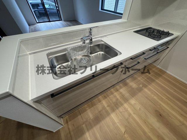 小金井市本町１丁目のテラスのキッチン