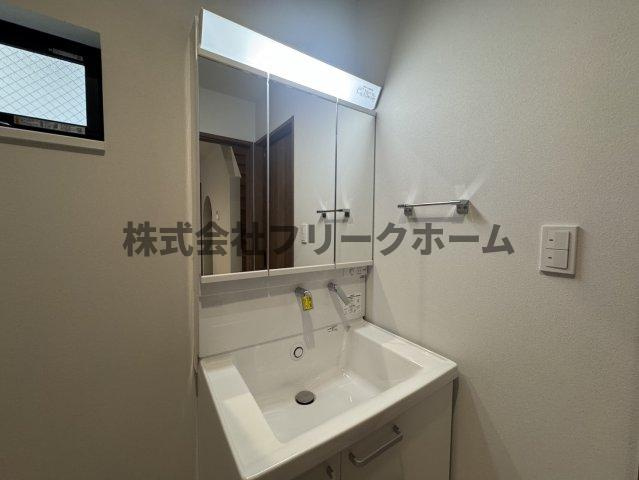 小金井市本町１丁目のテラスの洗面所