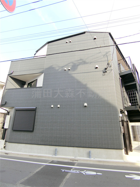 T's Cuore糀谷の外観|2024年12月築　木造地上3階建て総戸数12戸　最大1GbpsWi-Fi対応のインターネット無料
東京都大田区萩中1丁目　京急空港線糀谷駅徒歩7分